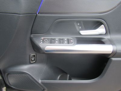 2022 Mercedes-Benz EQA