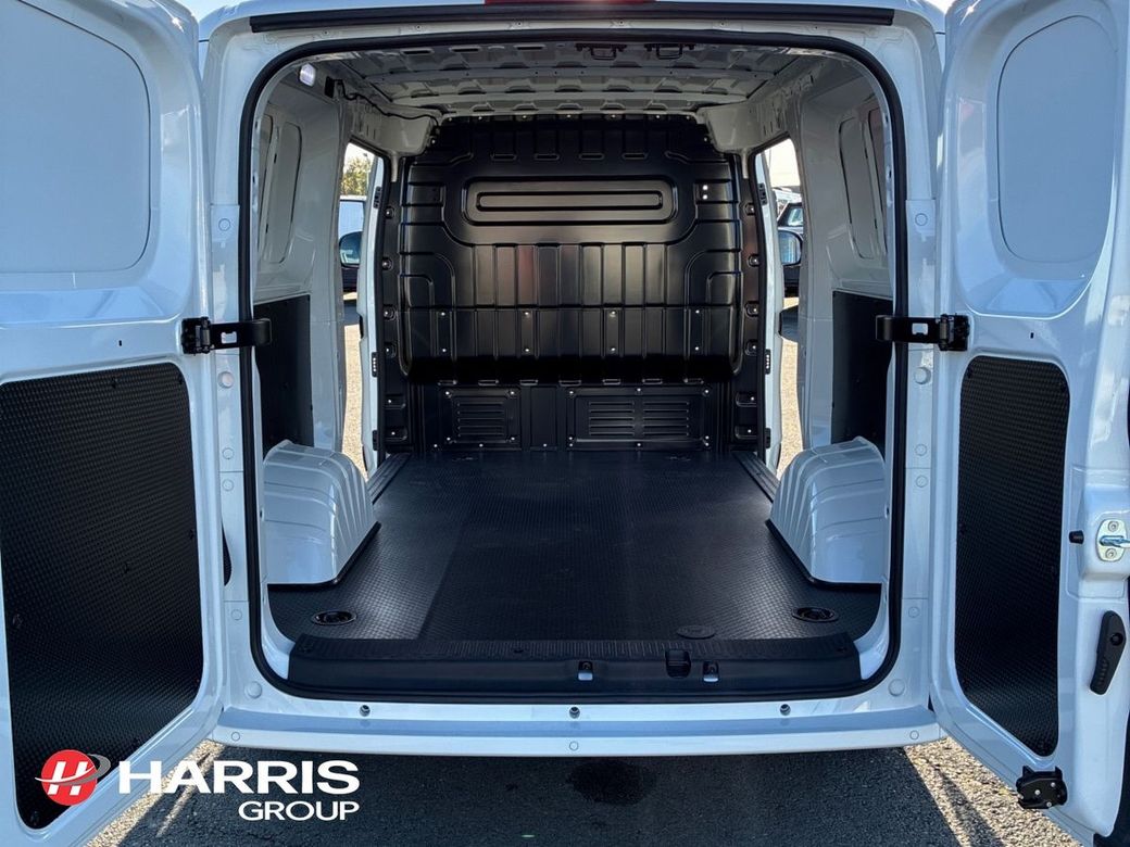 2026 White Maxus eDELIVER 5