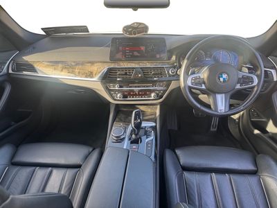 2019 BMW 530