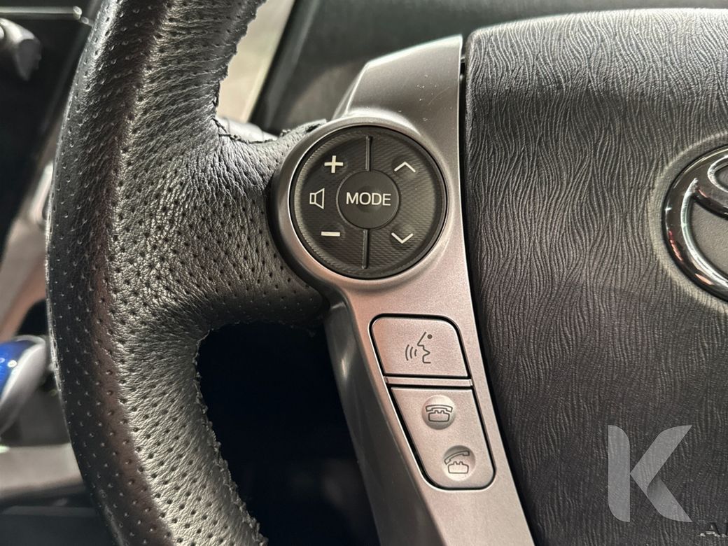 2020 Toyota Prius Alpha