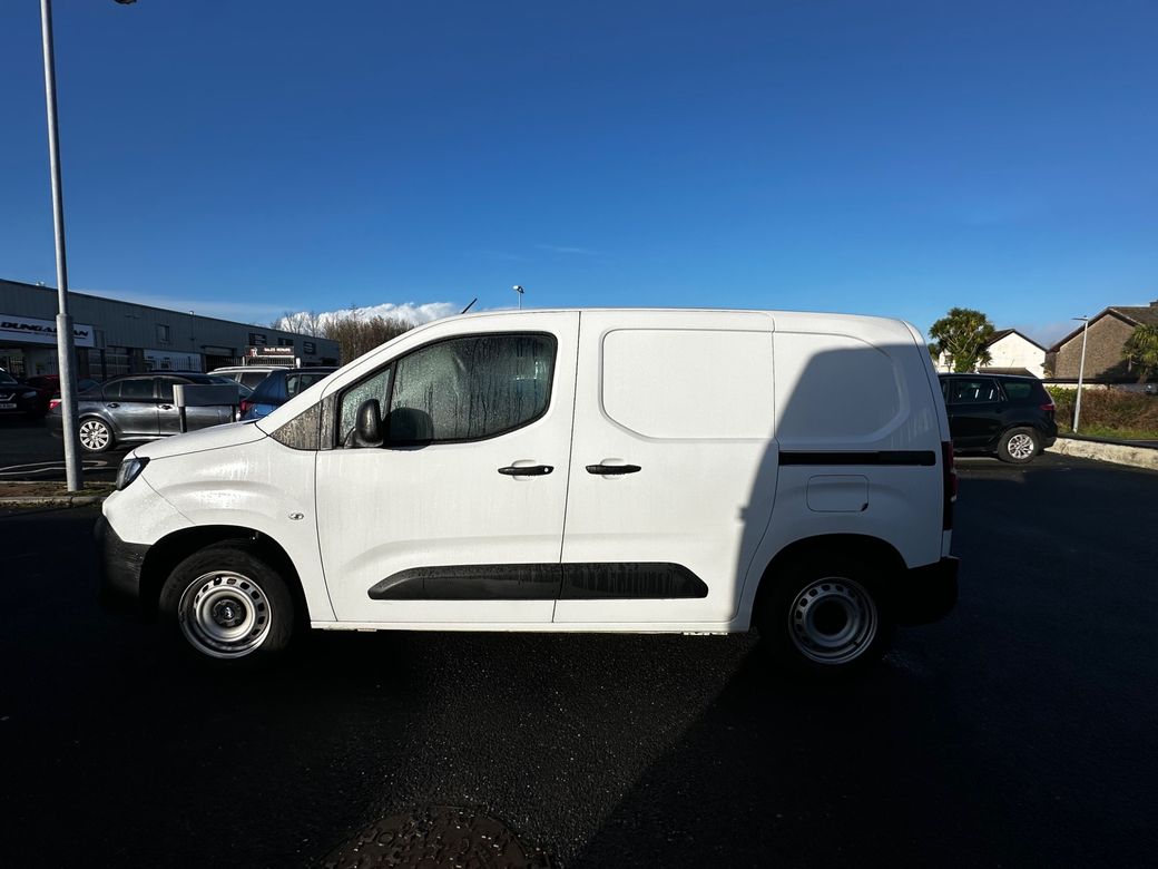 2025 Peugeot Partner