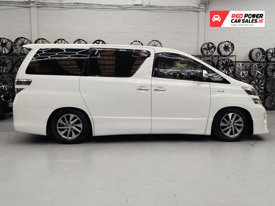 2014 Toyota Vellfire