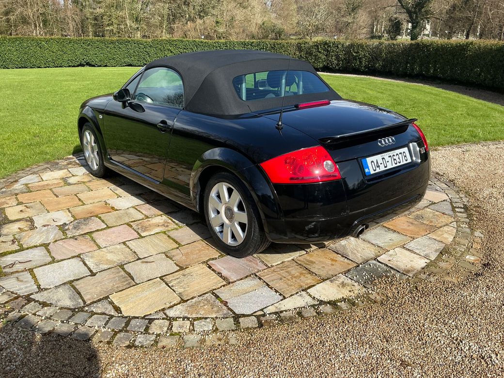 2004 Audi TT