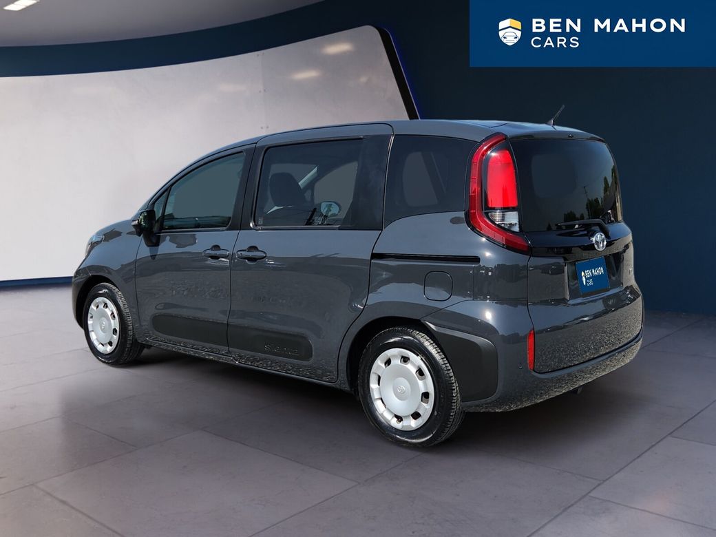 2023 Toyota Sienta