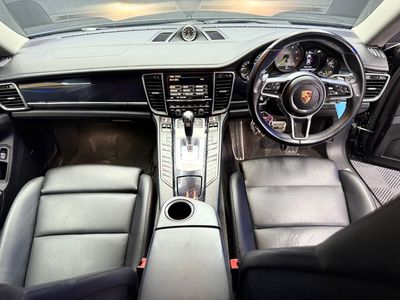 2016 Porsche Panamera