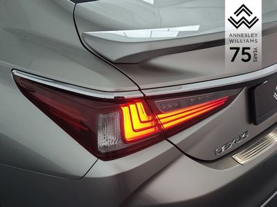 2022 Lexus ES 300h