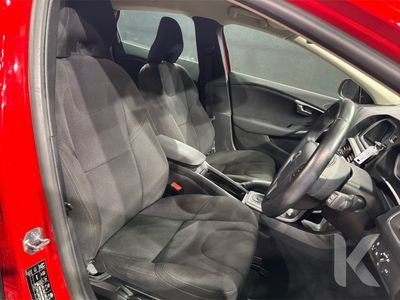 2018 Volvo V40