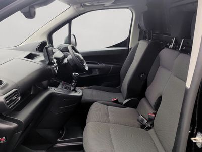 2025 Peugeot Partner