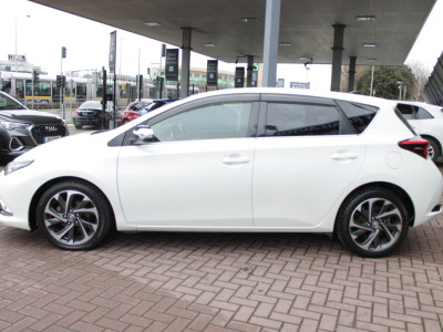 2016 Toyota Auris