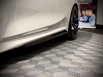 2023 BMW 320