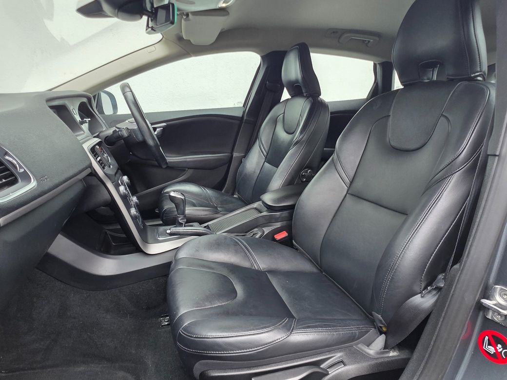 2016 Volvo V40