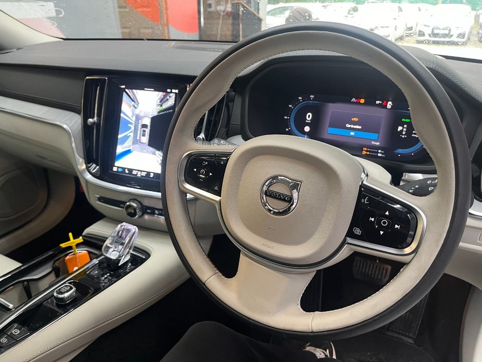 2025 Volvo V60
