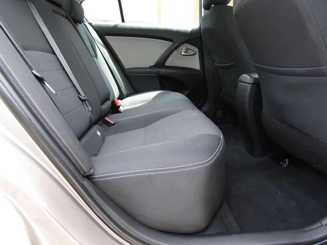 2016 Toyota Avensis