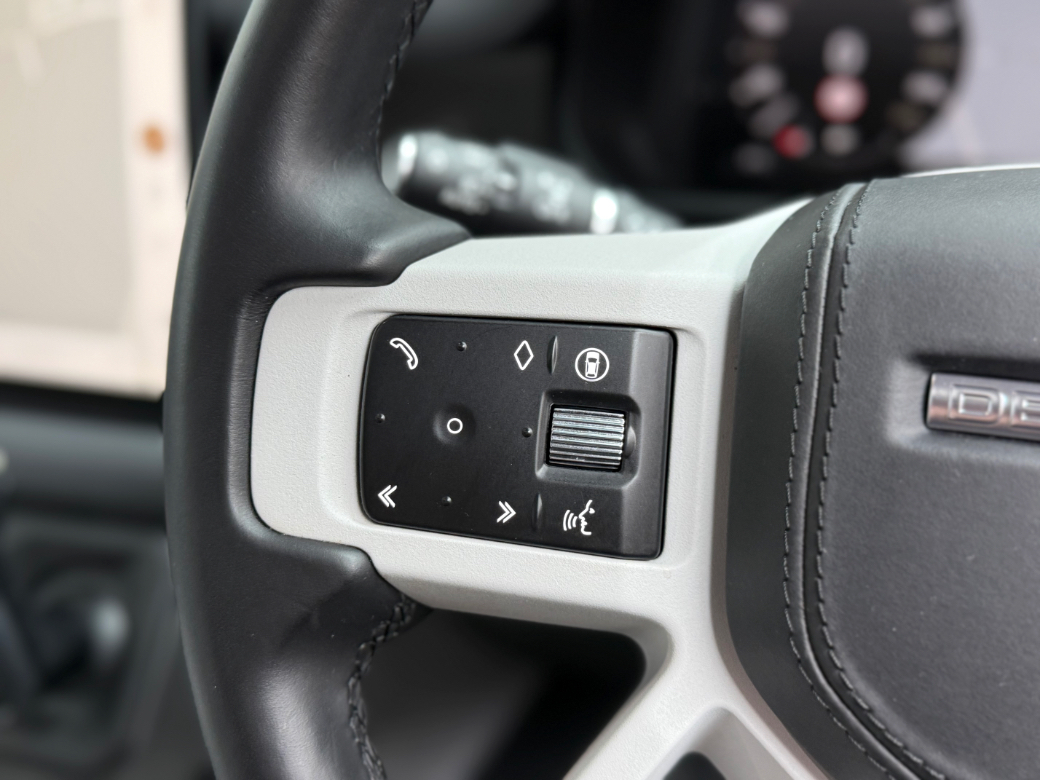 2025 Land Rover Defender
