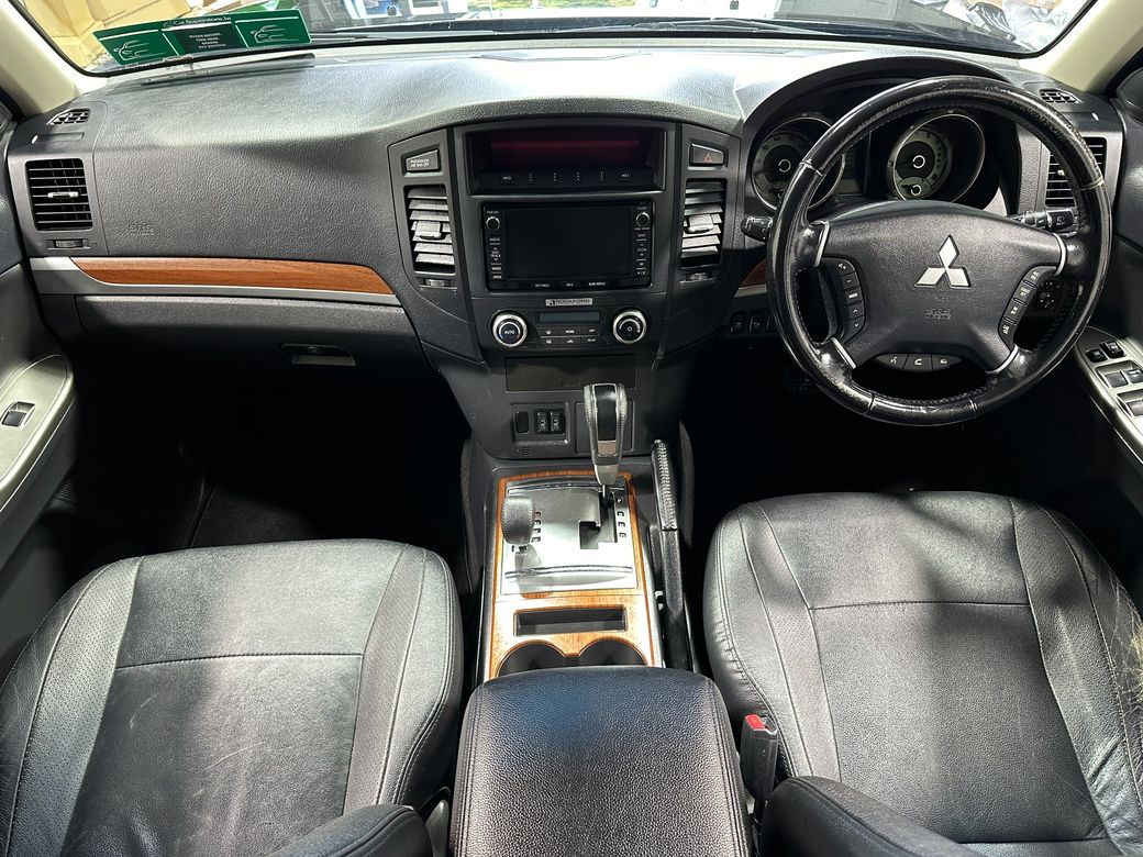 2014 Mitsubishi Pajero
