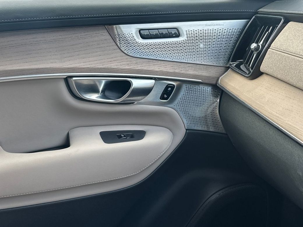2025 Volvo XC90
