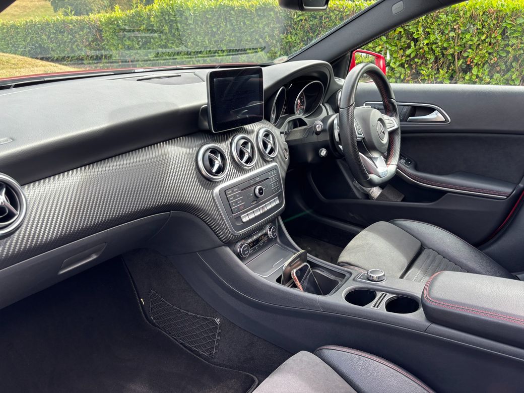 2017 Mercedes-Benz A 180