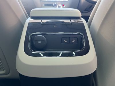 2025 Volvo V60