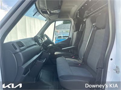 2021 Nissan NV400