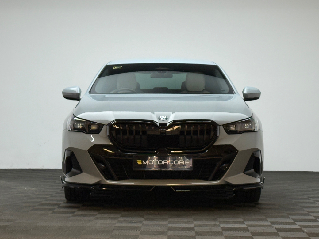 2024 BMW i5