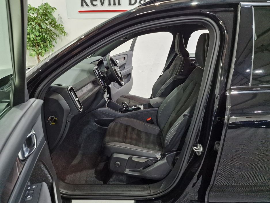 2023 Volvo XC40