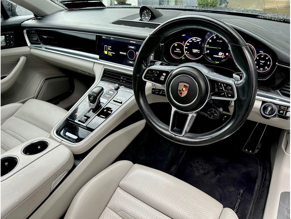 2017 Porsche Panamera