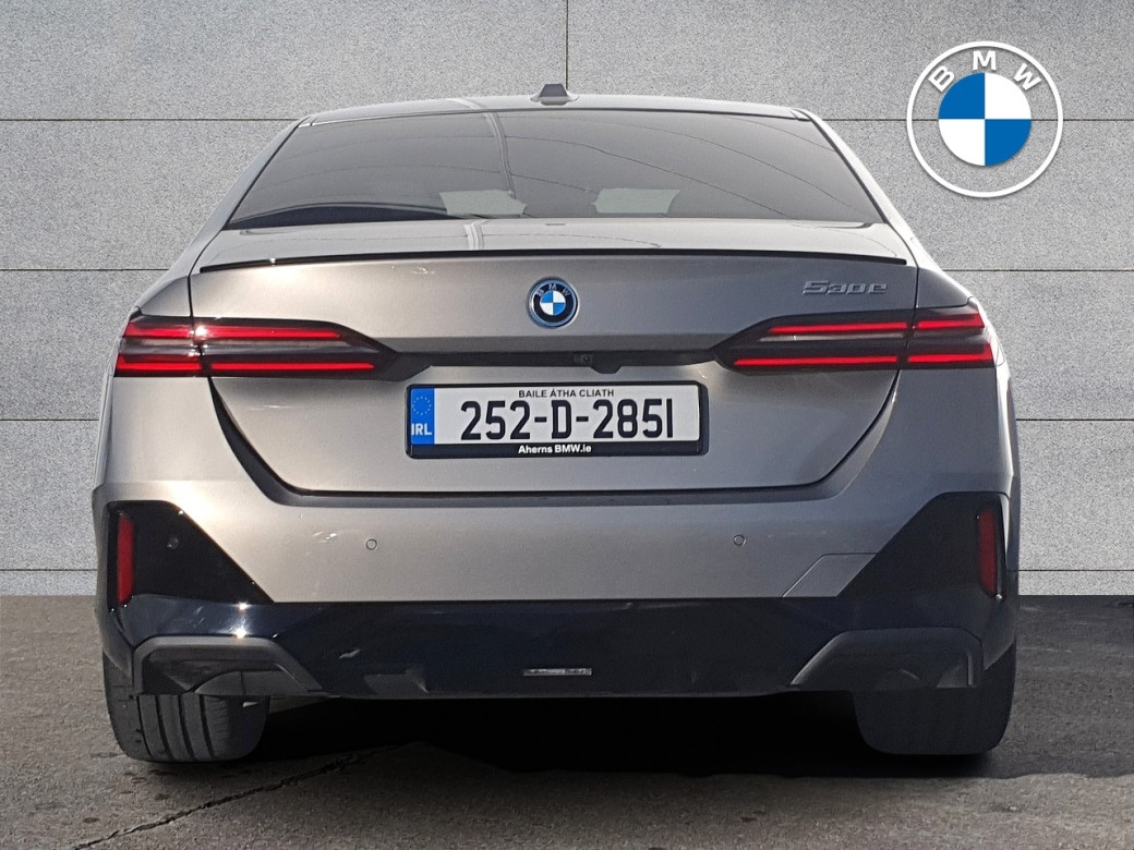 2025 BMW 530