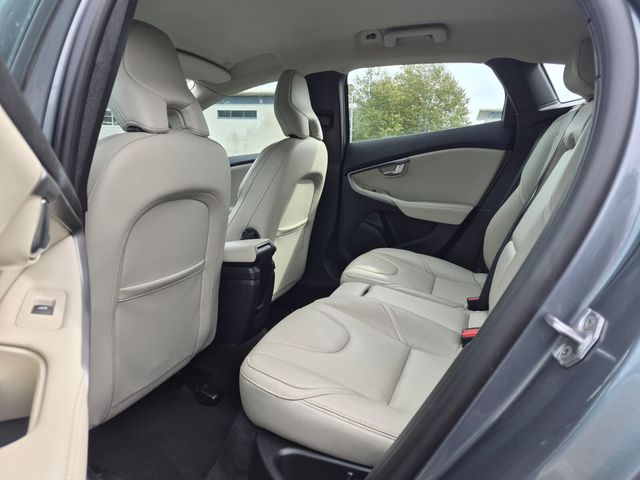 2016 Volvo V40