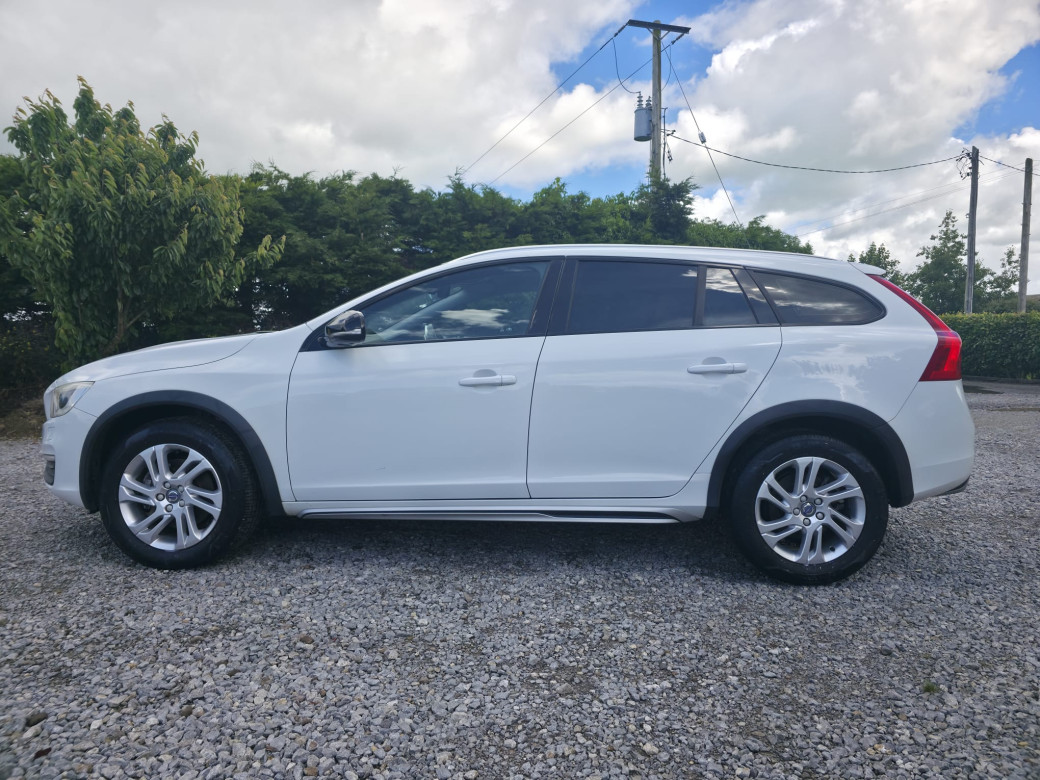 2017 Volvo V60 Cross Country