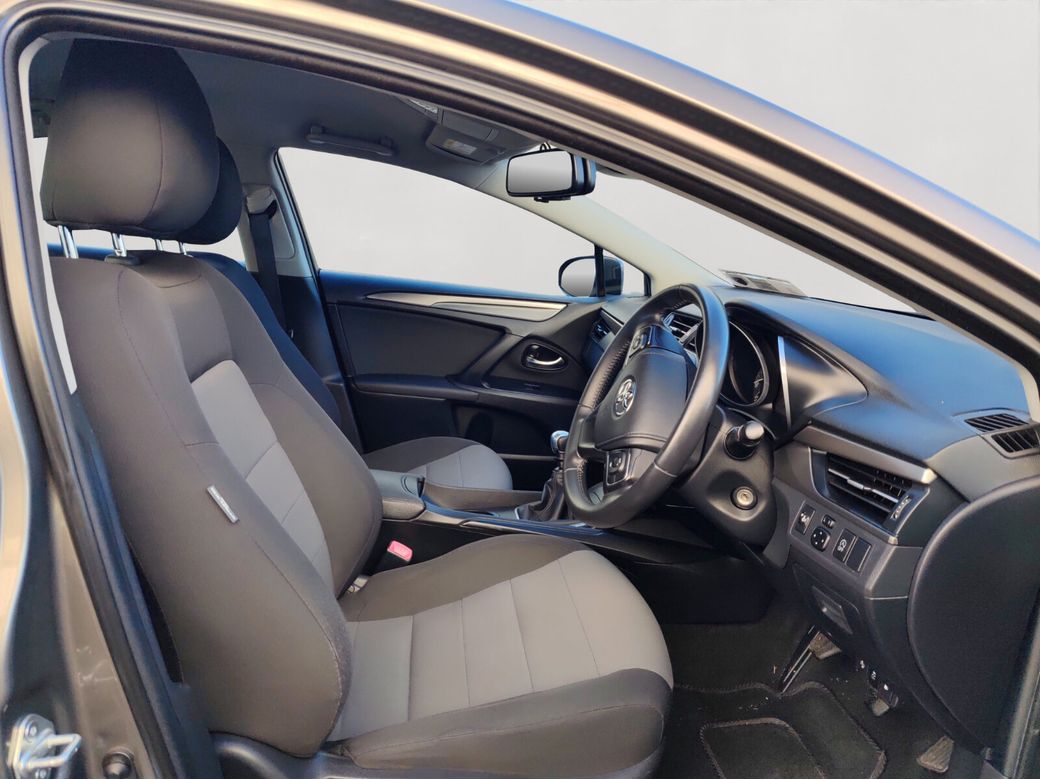 2017 Toyota Avensis