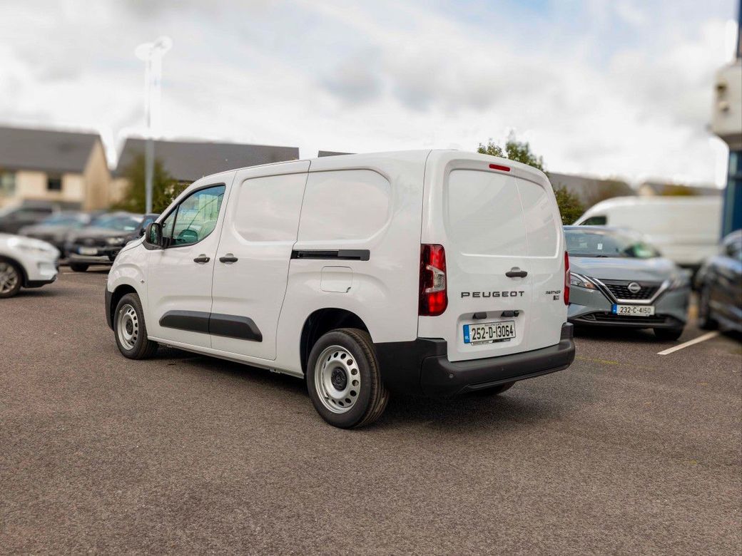 2025 Peugeot Partner