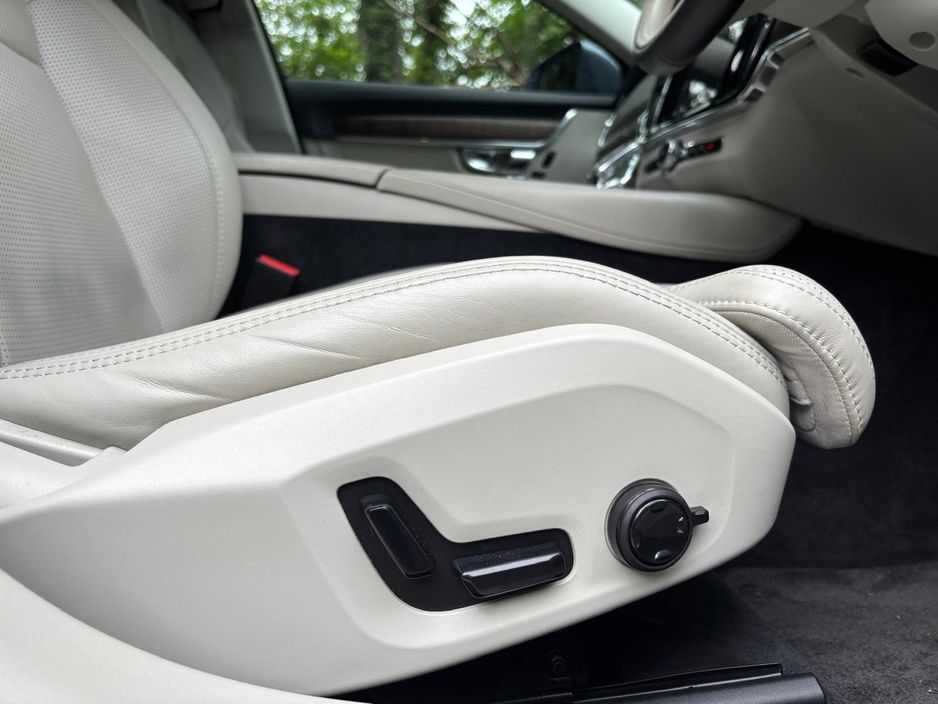 2021 Volvo S90