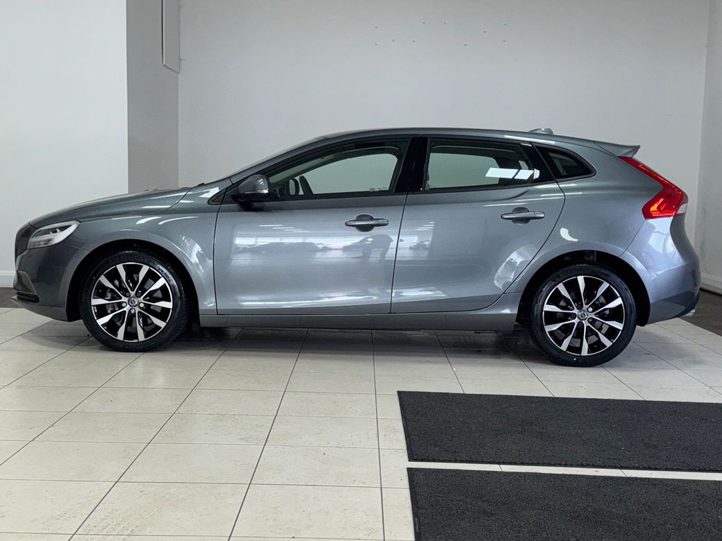 2019 Volvo V40