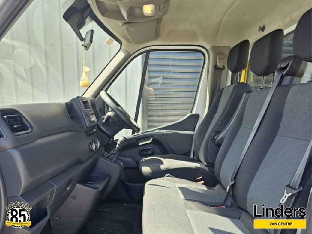 2023 Renault Master