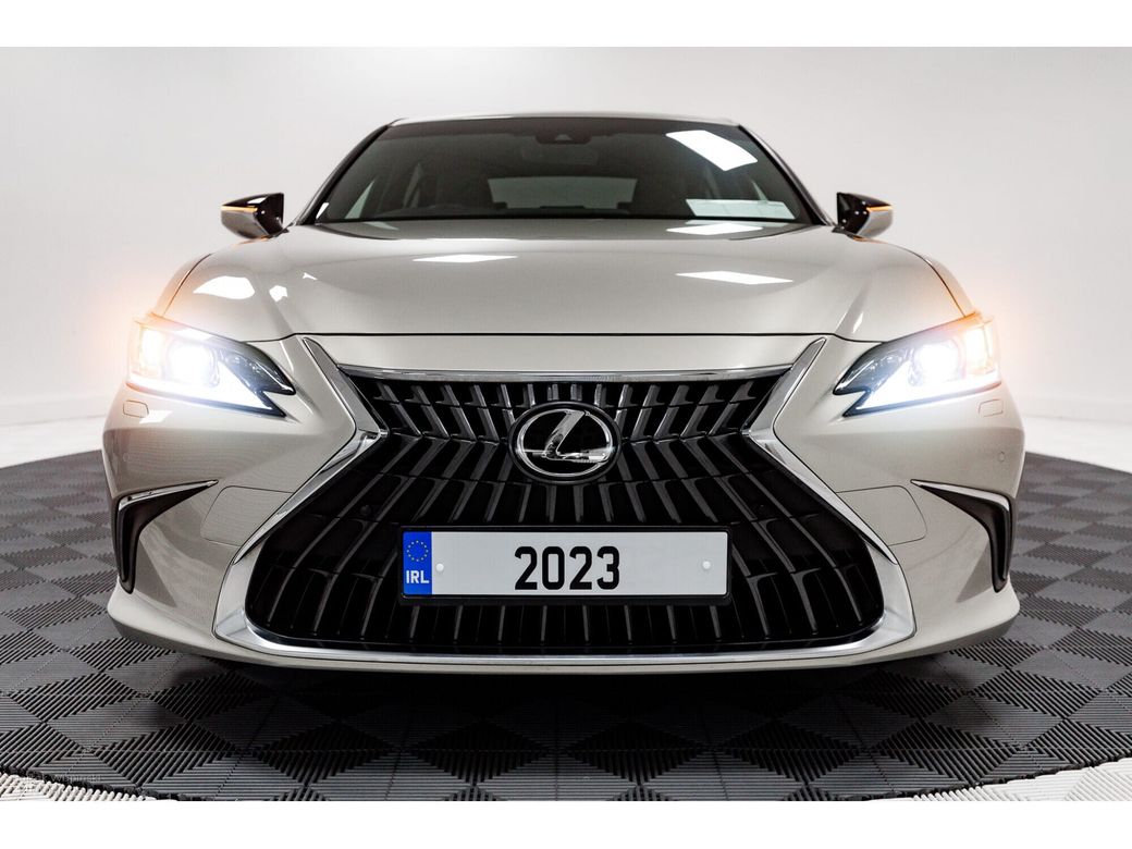 2023 Lexus ES 300h