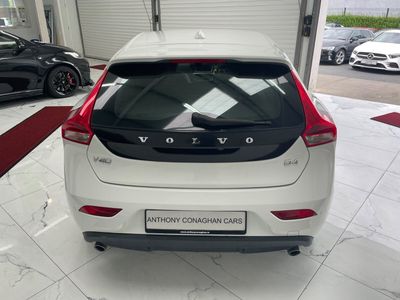 2017 Volvo V40