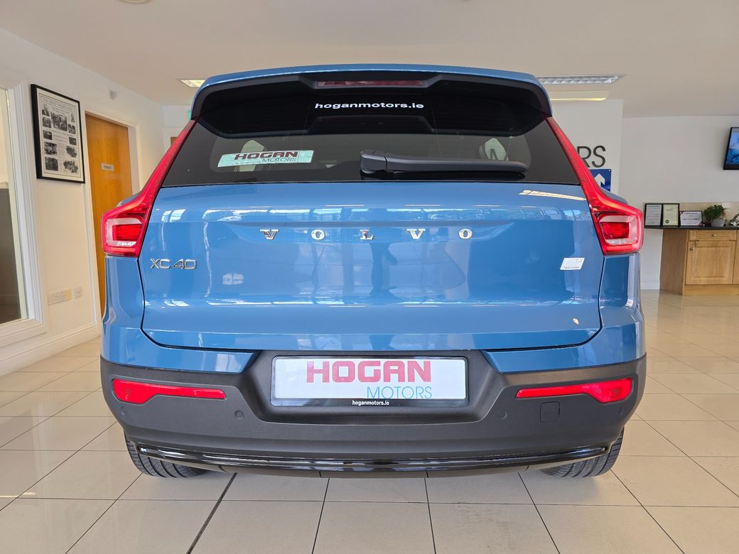 2022 Volvo XC40