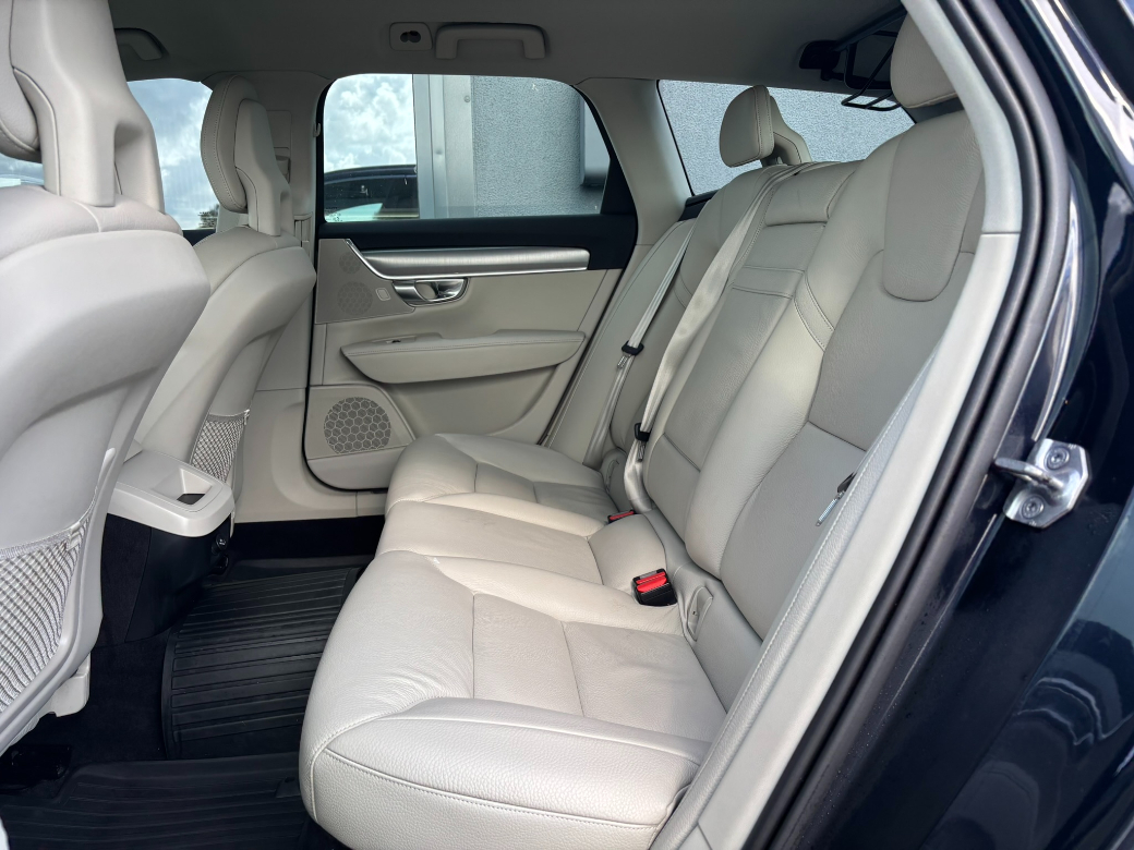 2018 Volvo V90