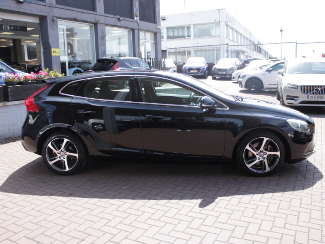 2016 Volvo V40