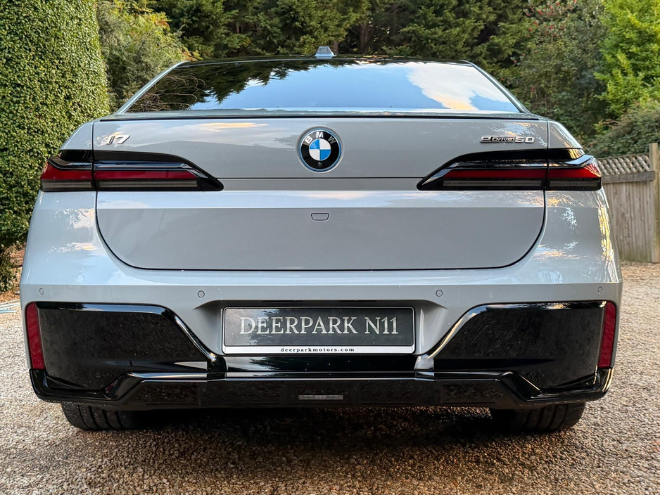 2024 BMW i7