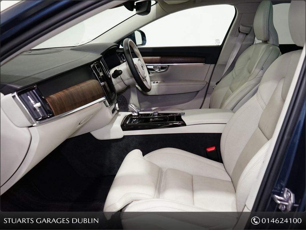 2021 Volvo V90