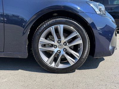 2018 Lexus IS 300h