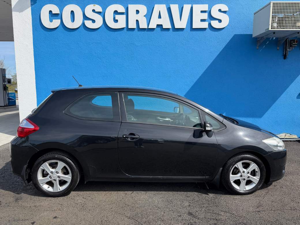 2012 Toyota Auris