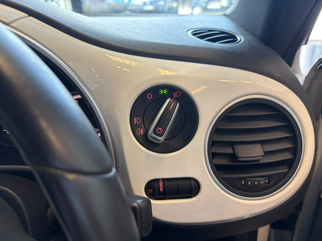 2013 Volkswagen Beetle