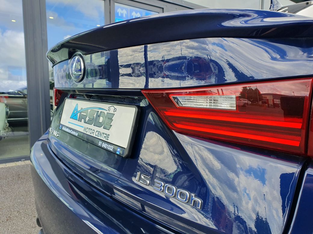 2014 Lexus IS 300h