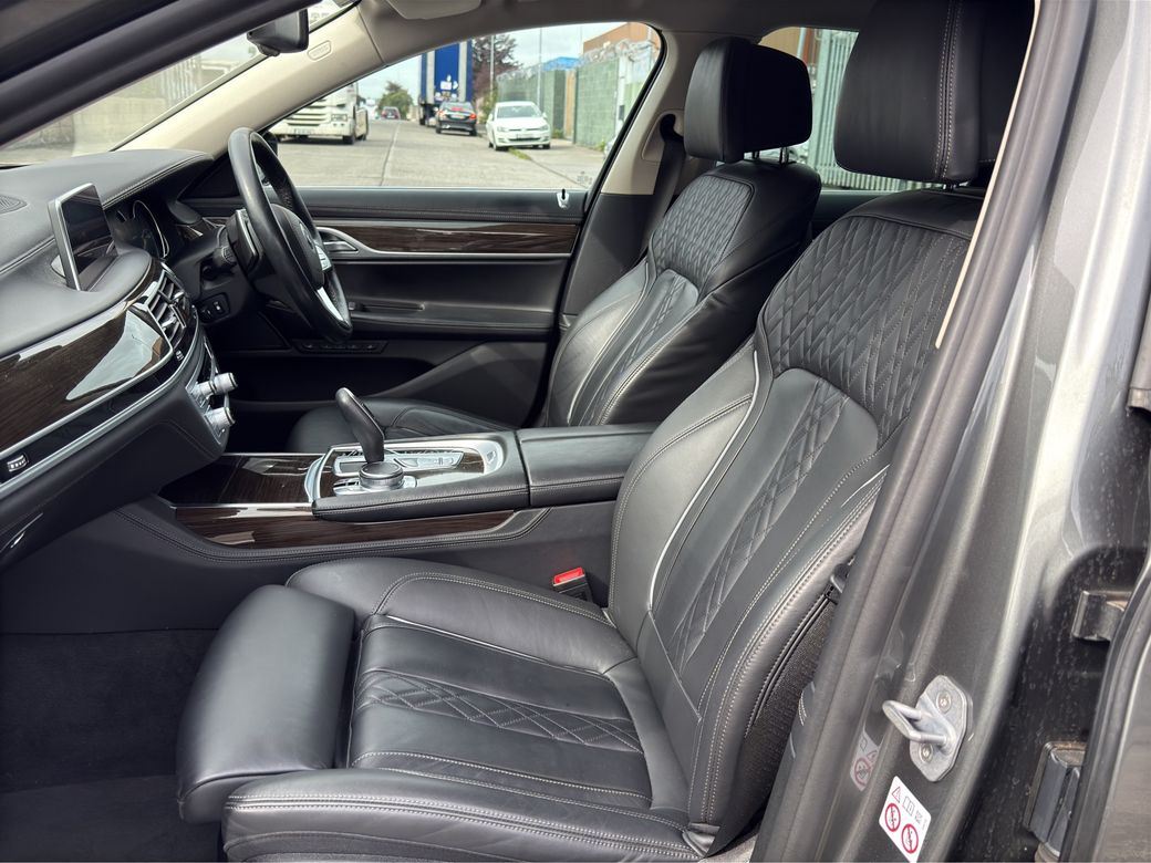2019 BMW 740