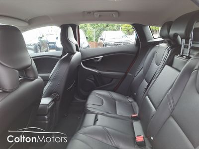 2017 Volvo V40