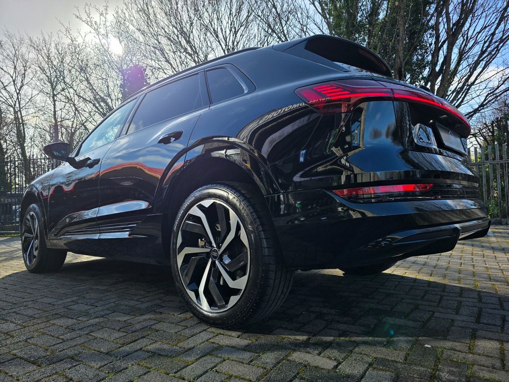 2022 Audi e-tron