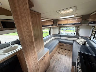 2016 BESSACARR 462 LOW PROFILE R.H.D 