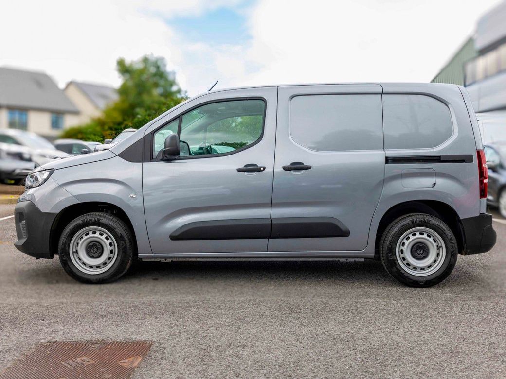 2025 Peugeot Partner